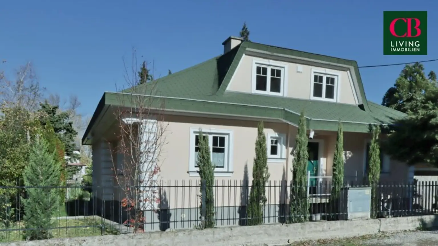 Großzügige Villa mit gepflegtem Garten