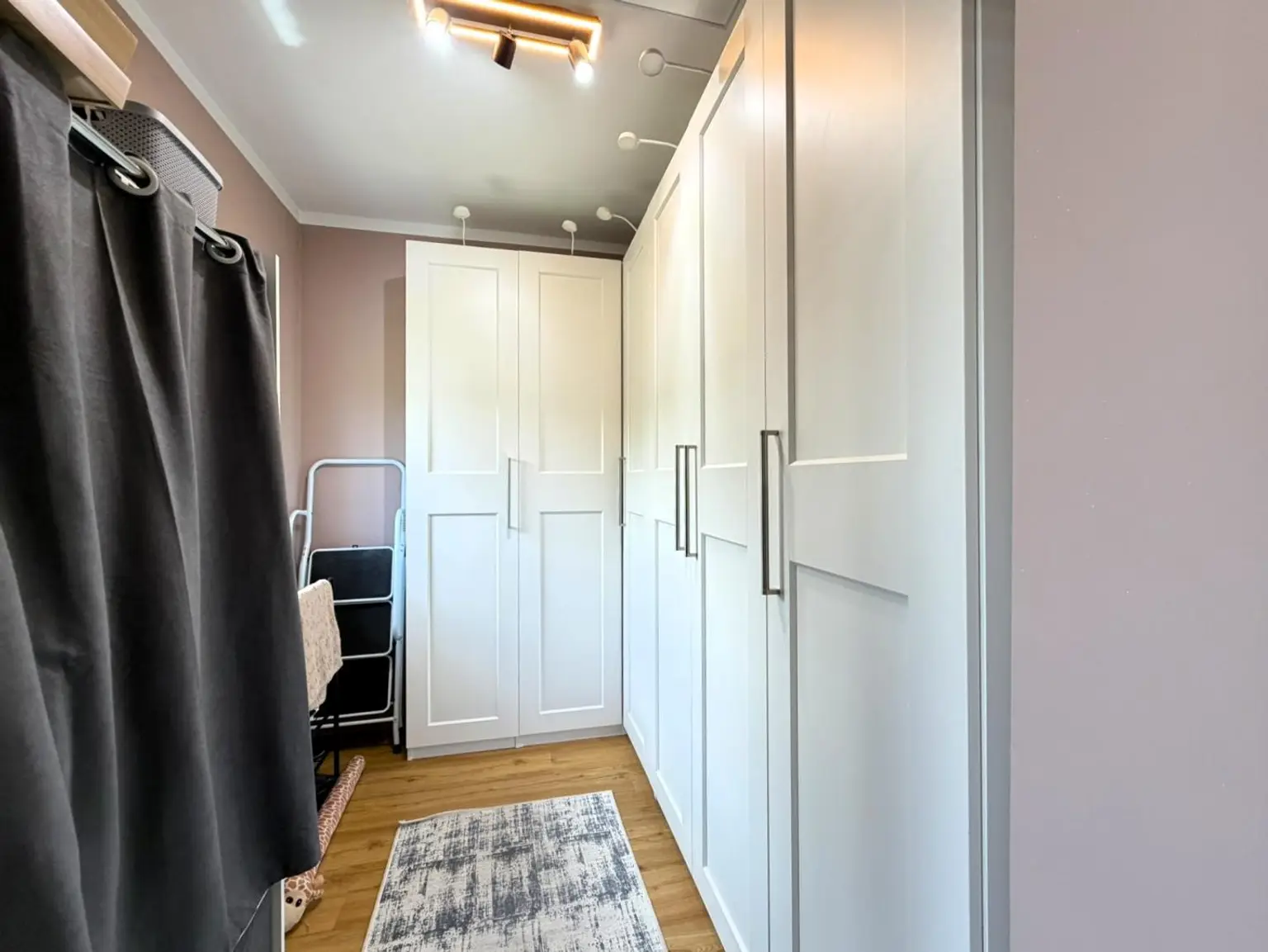 13 Zimmer oder begehbarer Kleiderschrank