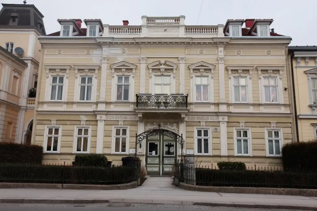Exklusive, traumhafte Dachgeschosswohnung mit großer Terrasse