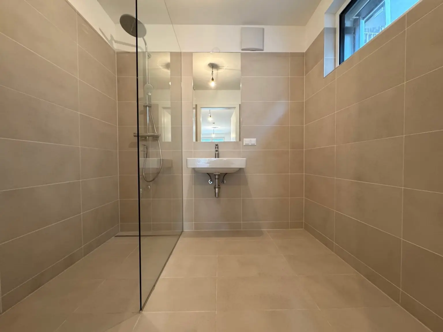 2 | ++ NEU ++ Wohlfühloase - ZWEI Zimmer mit BALKON wartet auf Sie | Prima Service Immobilien