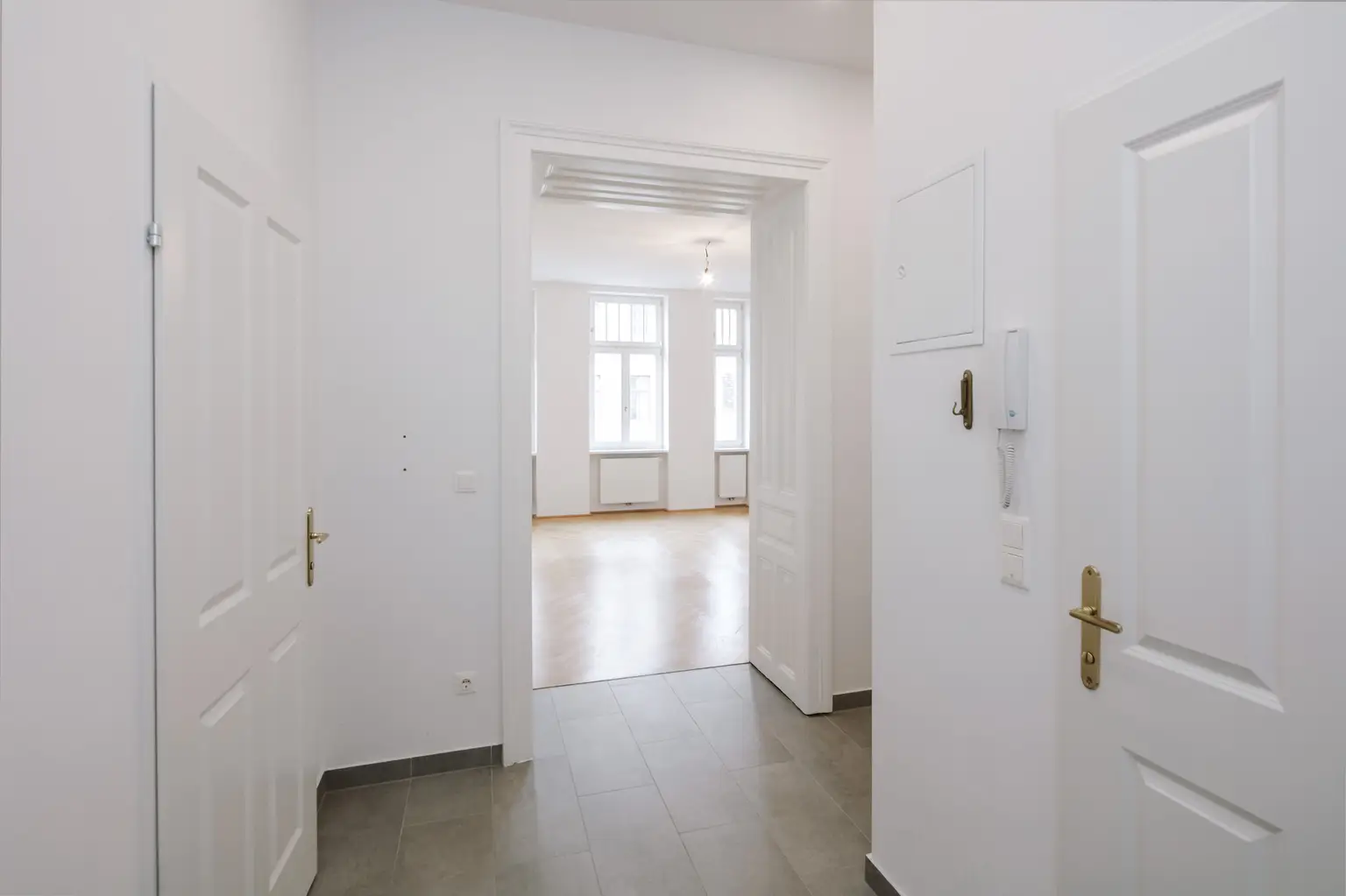 Sehr gepflegte 2 Zimmer Altbauwohnung in sehr guter zenraler Lage von Döbling!