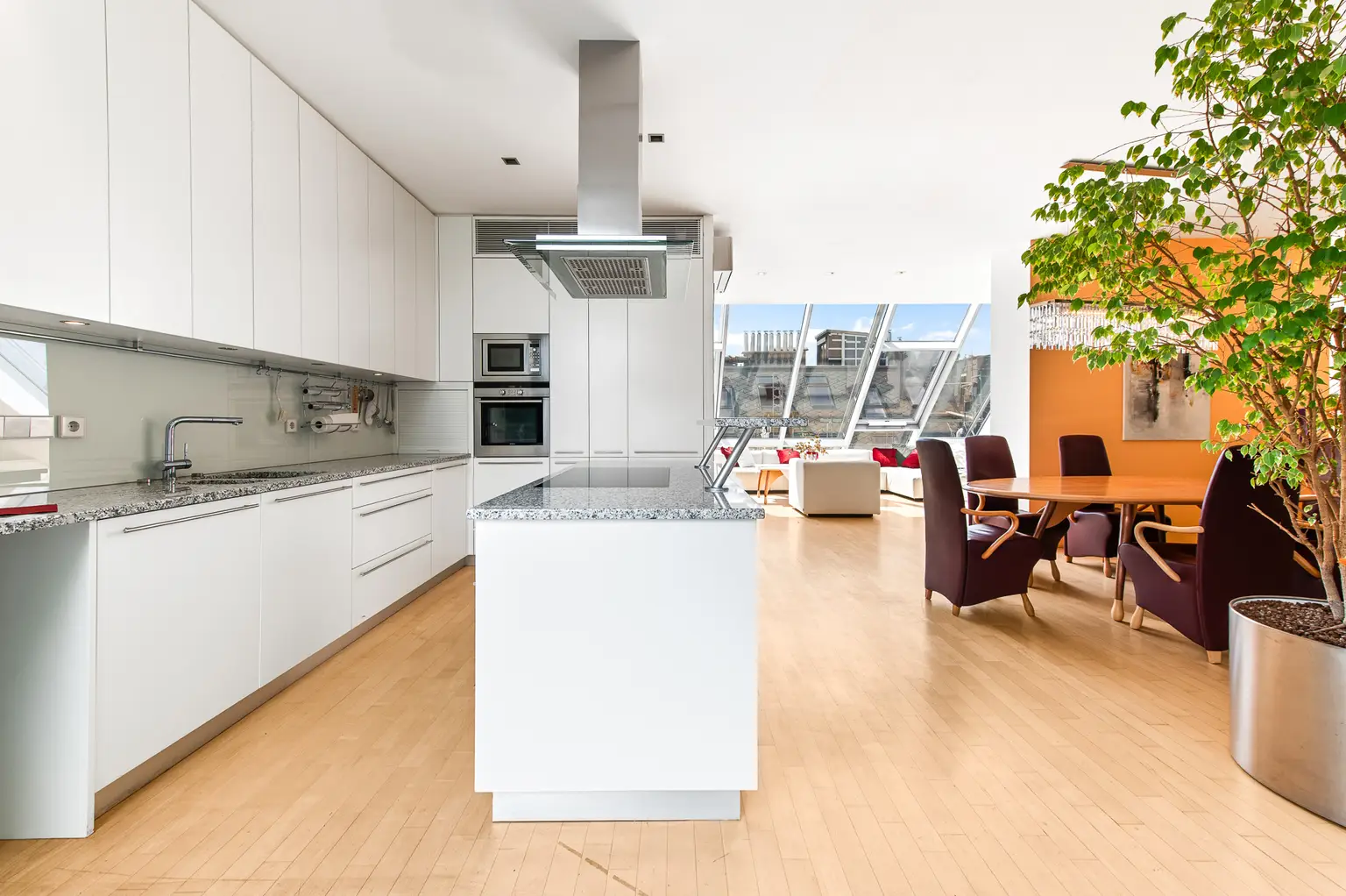 Exklusives Penthouse mit Dachgarten und Karlskirchenblick in Bestlage des 4. Wiener Gemeindebezirks