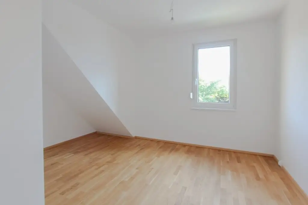 Geräumige Dachgeschoss Wohnung an der Lobau!