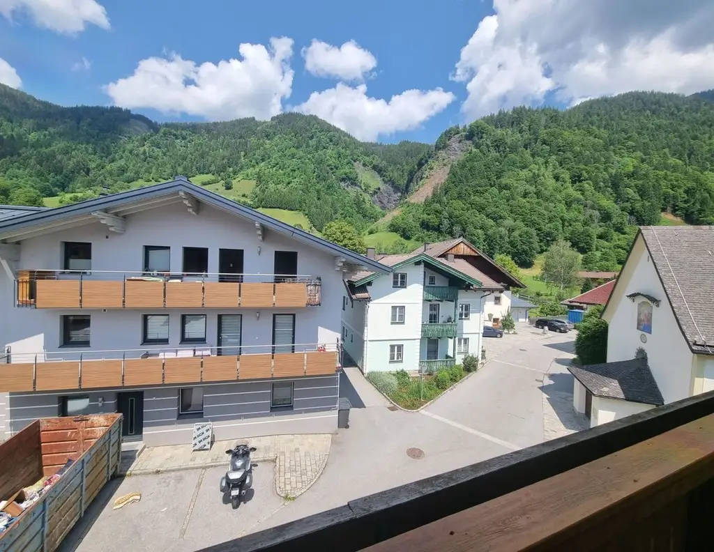 2,5 Zimmer Wohnung mit Balkon in Goldegg-Weng