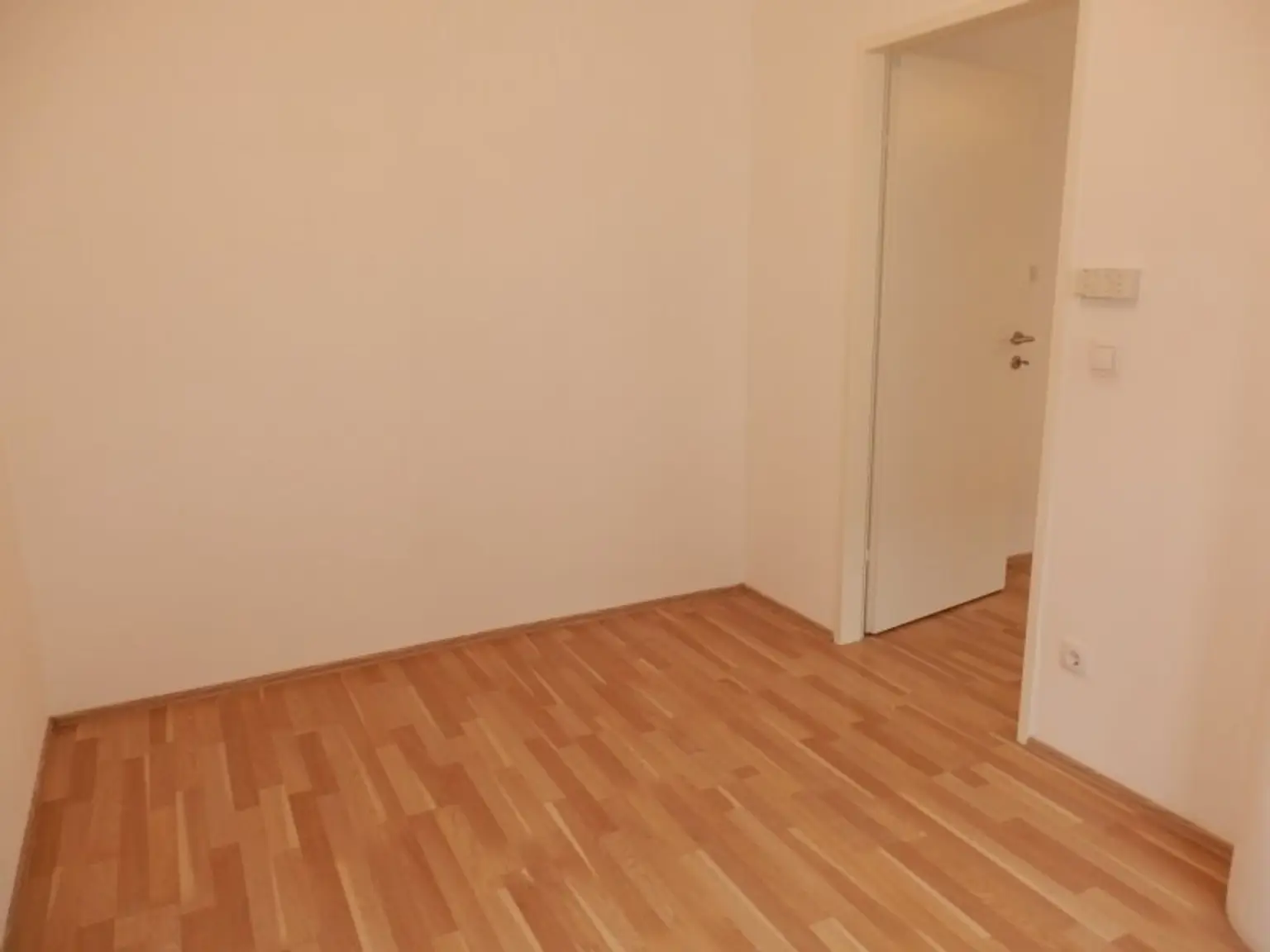 FEINE 2 Zimmer NB Wohnung, GENIALE AUFTEILUNG