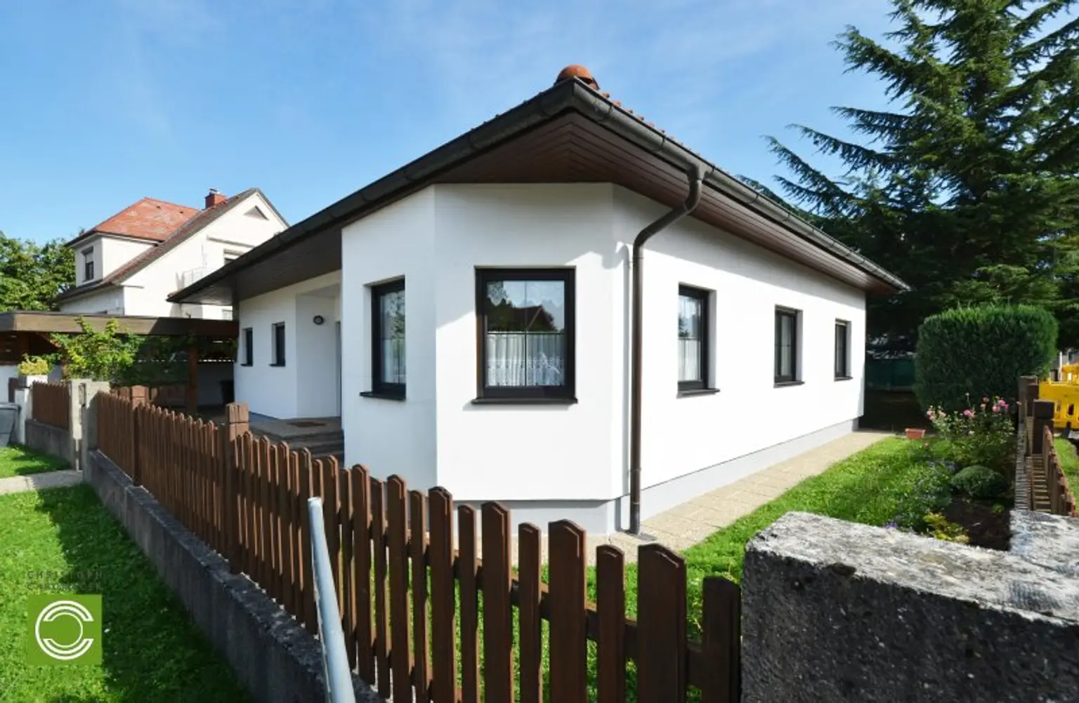 CHRISTOPH CHROMECEK IMMOBILIEN - PERCHTOLDSDORF - Erstklassiger Bungalow auf ruhigem Eckgrundstück!