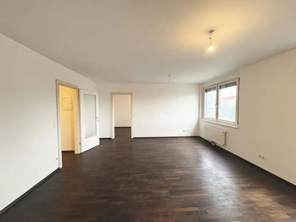 FINANZIERUNGSBEITRAG - 
Großzügige 3-Zimmer-Wohnung mit Loggia!