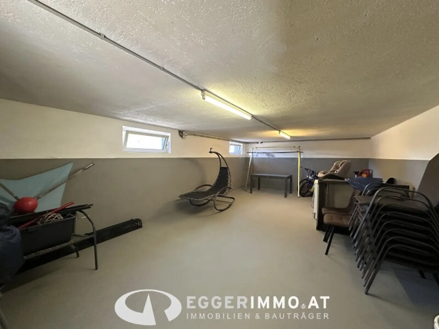 Niedernsill - Spacious 4-Room Apartment with Garden & Balcony for Sale in a Two-Party House