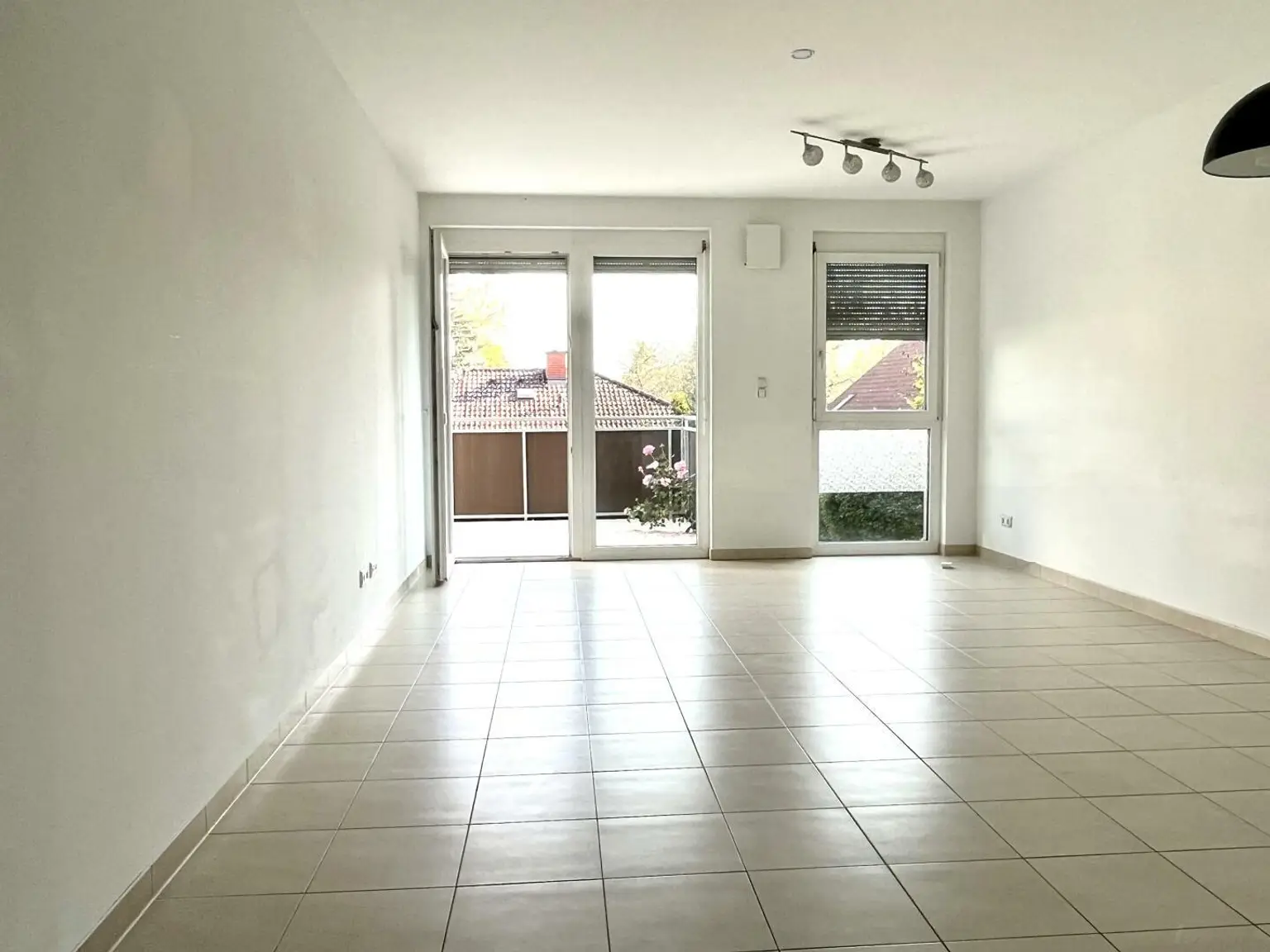 ruhige, helle und freundliche 3 Zimmer Wohnung mit Großbalkon vermietet bis 1.3.2027 dz. rund  3,3 % Rendite