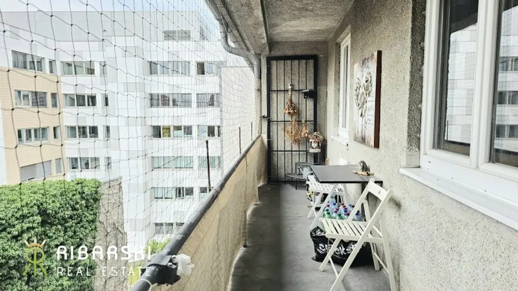 Hofseitige Wohnung mit Charme und separater Loggia nahe dem Hauptplatz - Thermische Sanierung beschlossen
