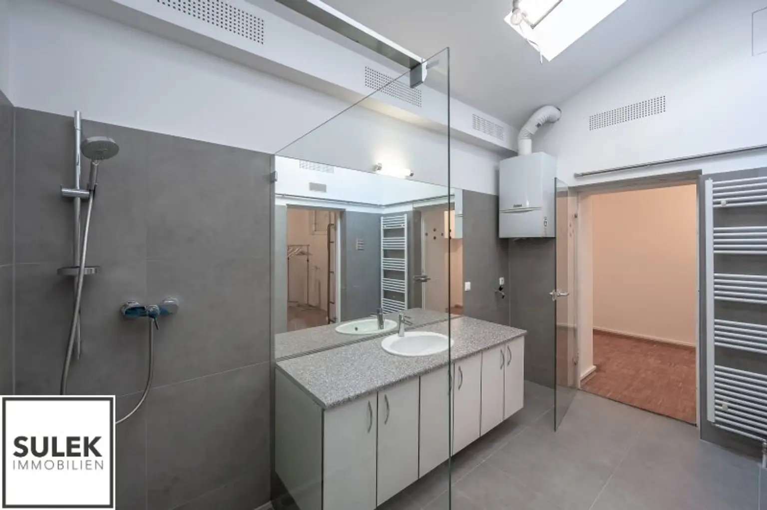 ** ab sofort: ein rd. 260 m² großes Geschäftslokal mit perfektem Grundriss**  Nähe Lerchenfelder Gürtel / Brunnengasse**