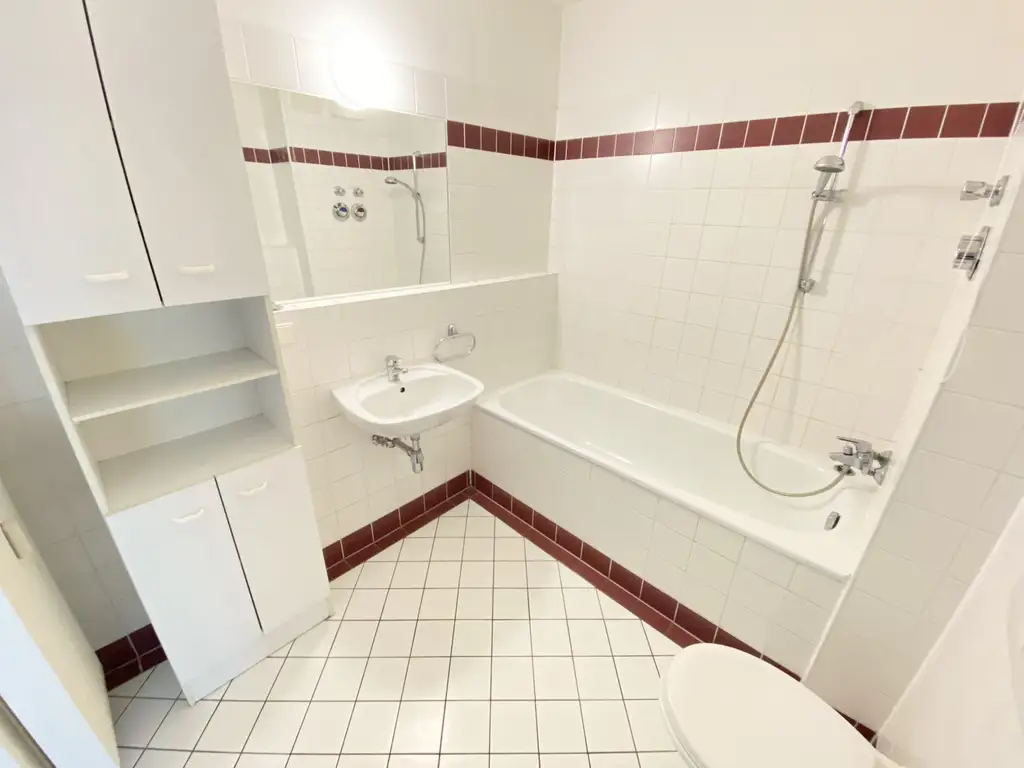 LOGGIATRAUM | HELLE SINGLE-WOHNUNG | U-BAHN NÄHE | FERNWÄRME