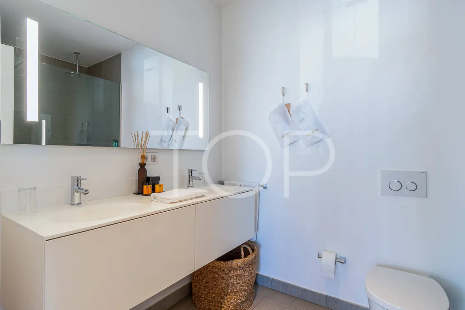 Apartamento con amplia terraza en venta