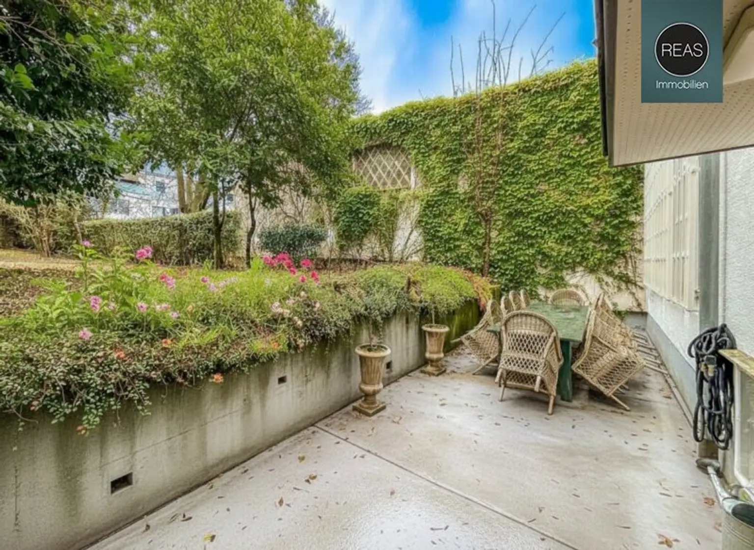 Provisionsfrei: Traumhaftes Stadthaus mit Garten in Gersthofer Bestlage!