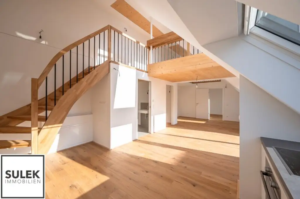 lichtdurchfluteter DG-Erstbezug mit offener Galerie und hochwertiger Ausstattung