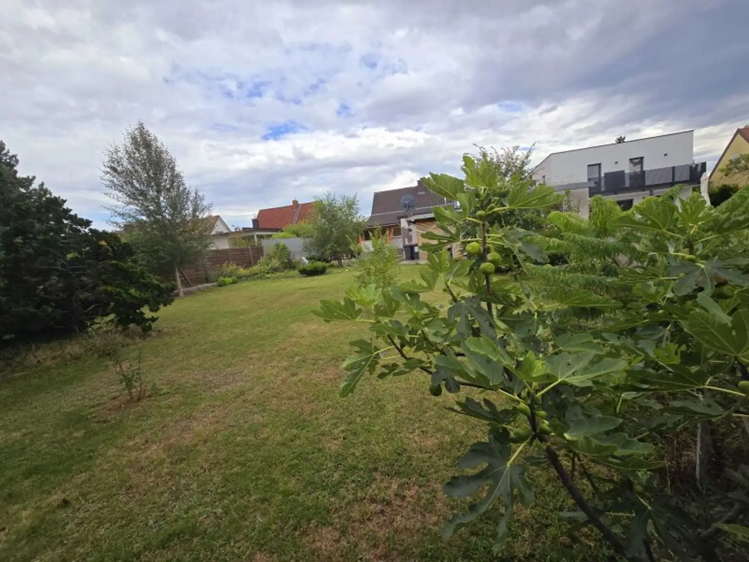 Charmantes Einfamilienhaus 125m² wohnfl. mit 791m²  Garten und überdachte Terrasse und Kaminanschluss in Leobersdorf – S-Bahn in der Nähe!