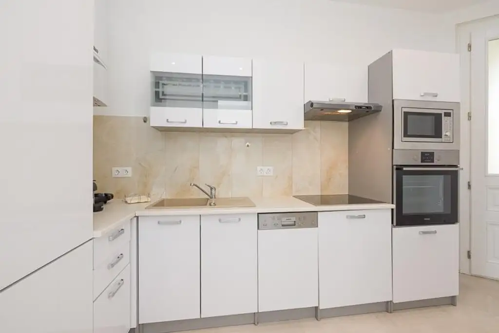 Stilvolle, neu renovierte 3-Zimmer-Wohnung in 1220 Wien