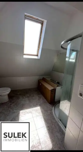 Einzigartige 105 m² große Dachgeschoss Wohnung mit Fernblick // zentrale Lage 1040 // Planstudie DG Ausbau