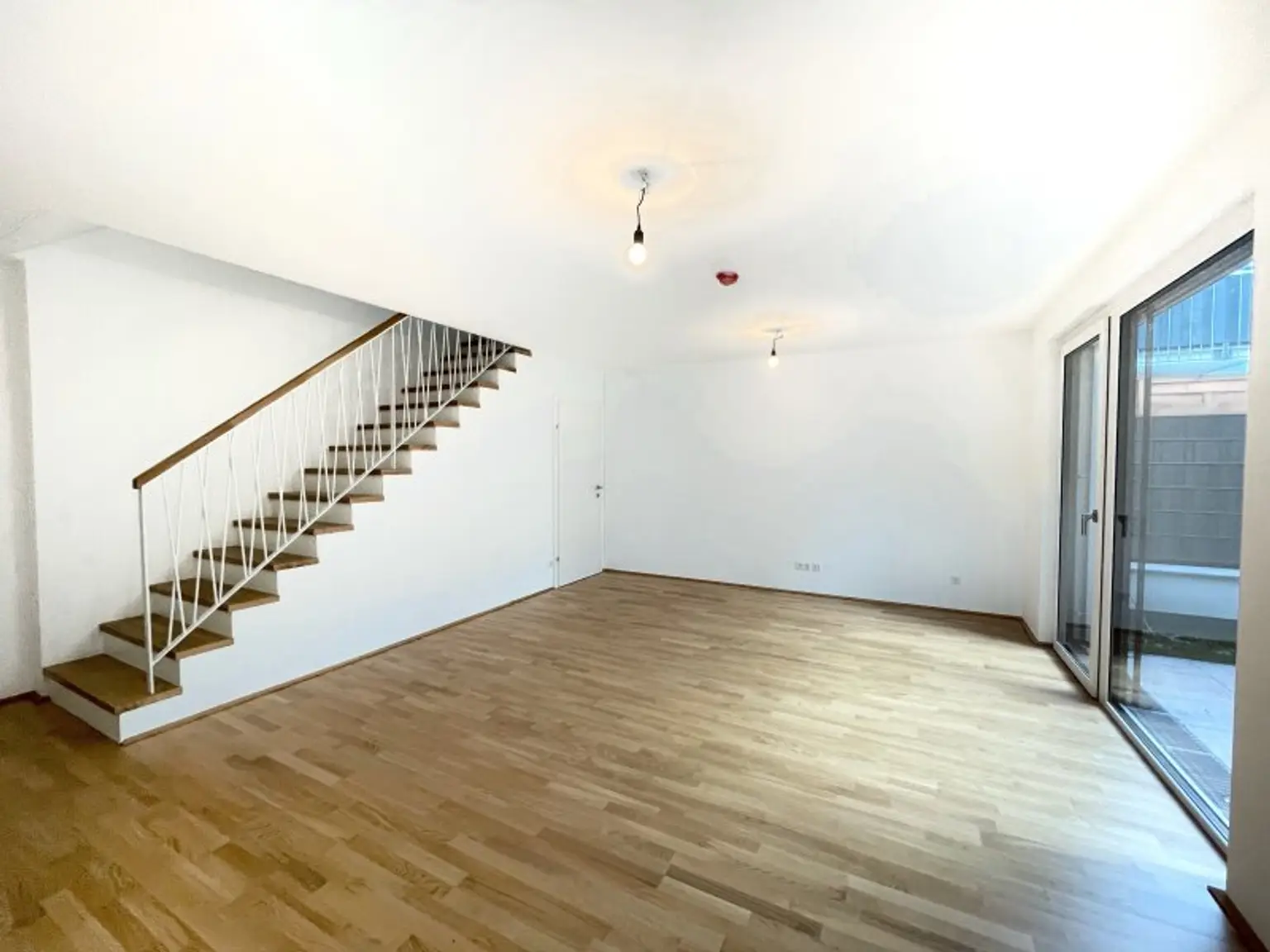 Einmalige Chance: Modernes Townhouse mit zwei Eingängen!