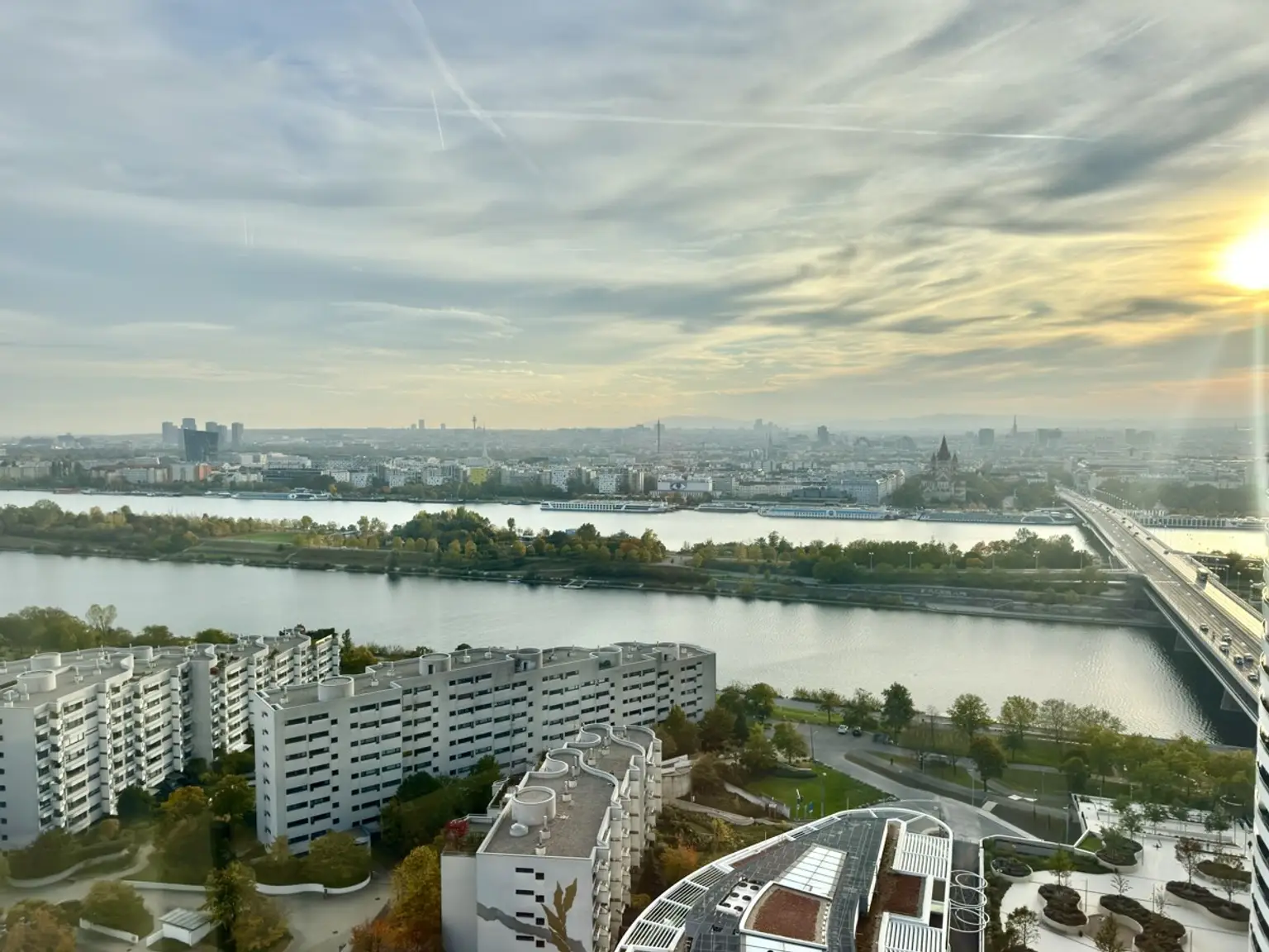 Provisionsfrei: U1 Donauinsel - Schnäpphen Hit! Außergewöhnliche Liegenschaft inklusive täglichem Urlaubsfeeling