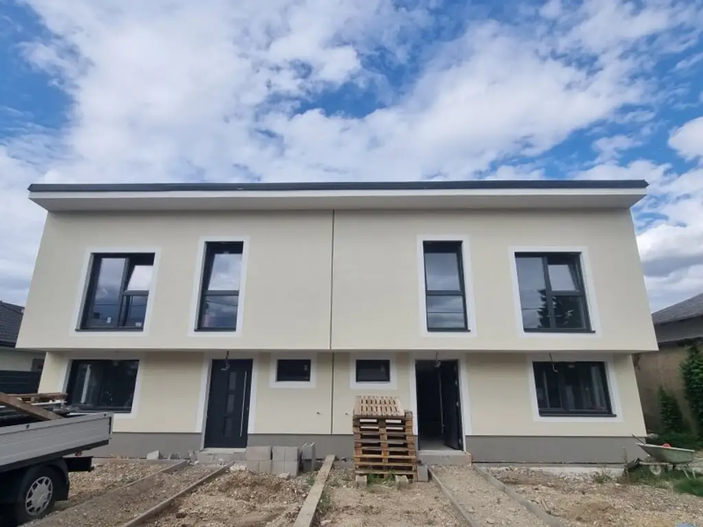 Neubau in Kapellerfeld/Gerasdorf bei Wien – Erstbezug mit Garten, Terrasse, Vollunterkellerung und zwei PKW-Stellplätzen