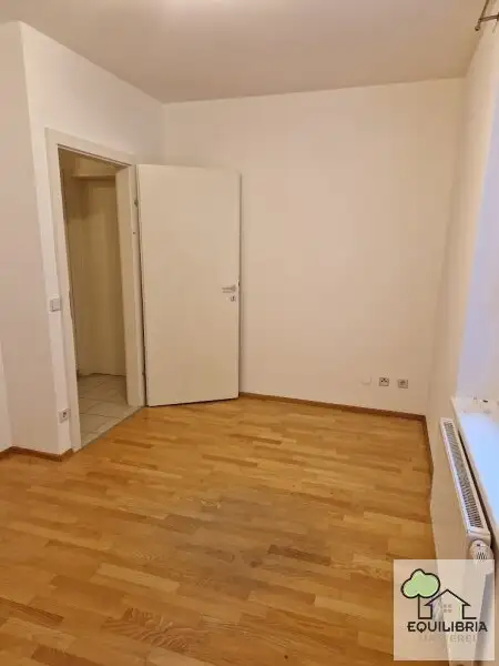 Zentrale Lage Klosterneuburg und barrierefrei - 4-Zimmer-Wohnung mit Garten und Terrasse