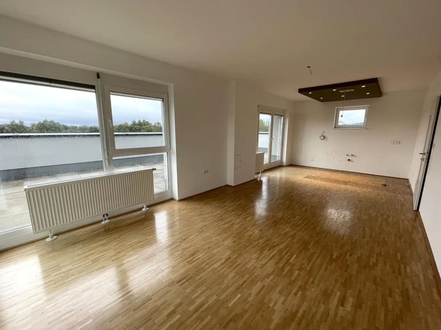 Großzügige Dachgeschosswohnung mit traumhafter Dachterrasse