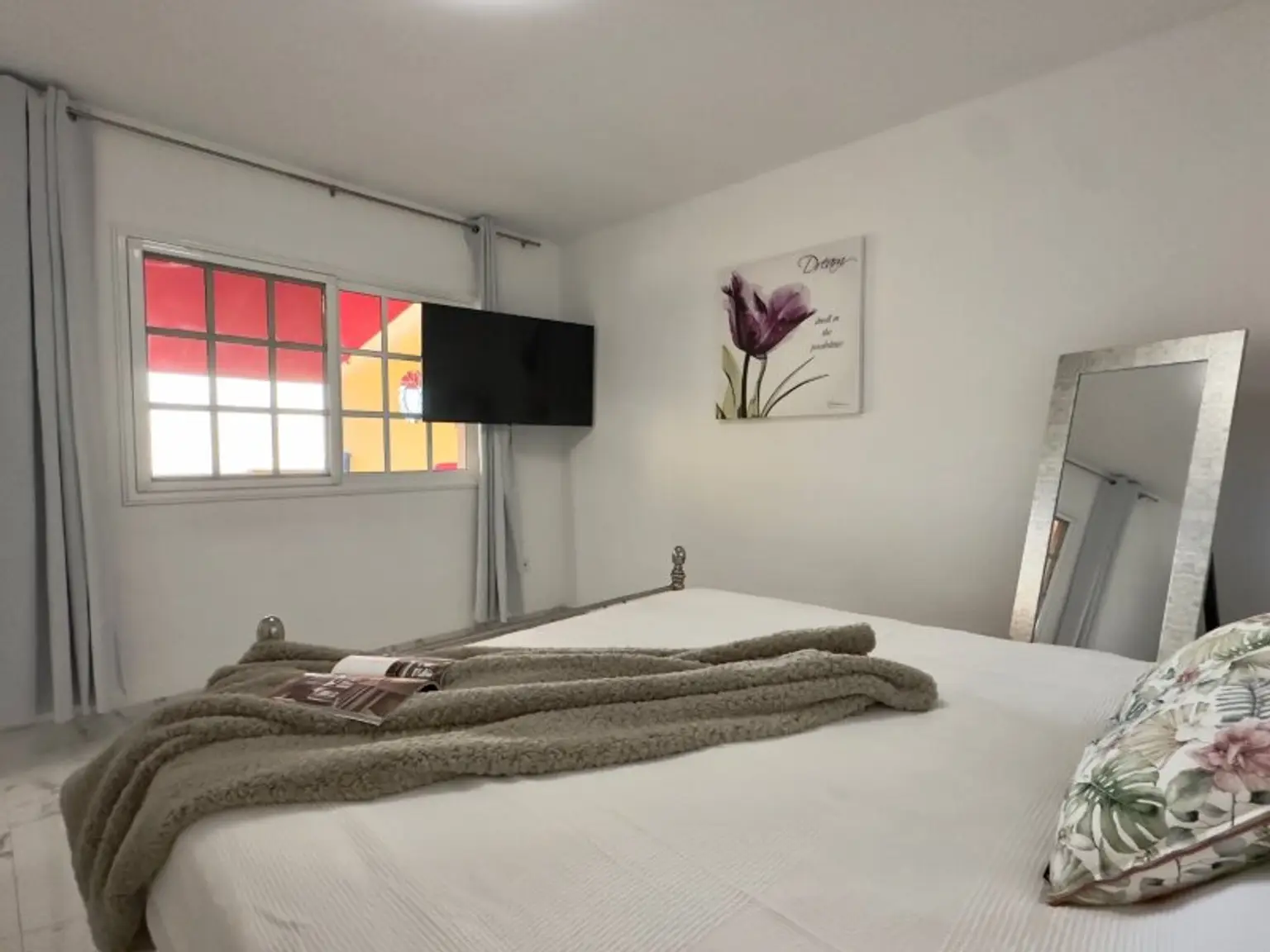 Erstaunlich ansprechend renovierte Wohnung mit Meerblick in San Eugenio