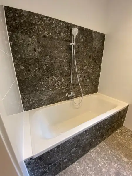 "STADTQUARTIER WEST - Wohnen und Arbeiten in einem kleinen Studio/Atelier"