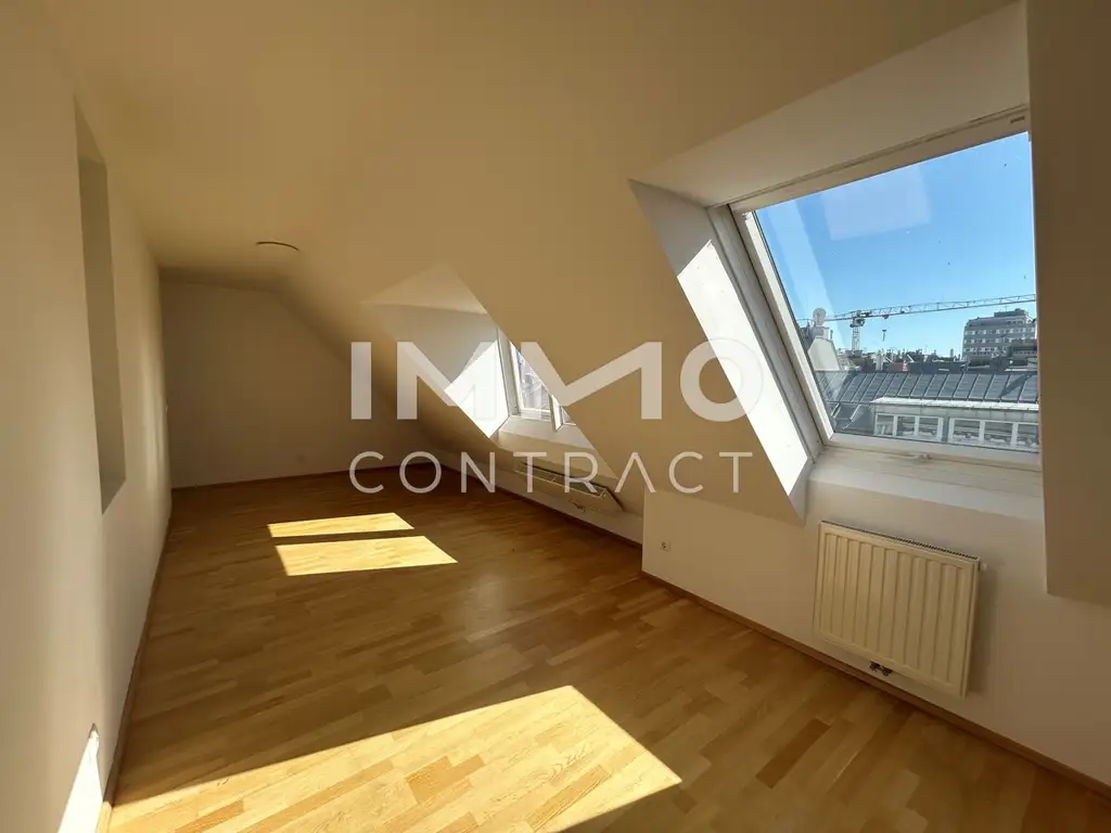 ERSTBEZUG -  4 Zimmer DG Wohnung mit Freifläche