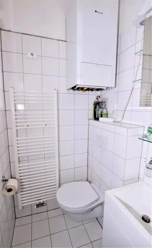 Charmante 1-Zimmer-Altbauwohnung mit Balkon in Hofruhelage
