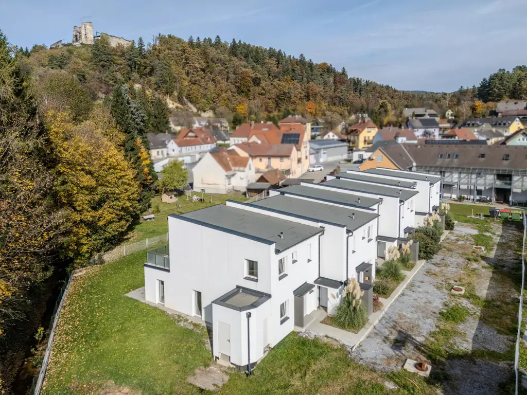 Herbstaktion: Exklusives Eckreihenhaus mit Panoramablick auf die Burg Voitsberg