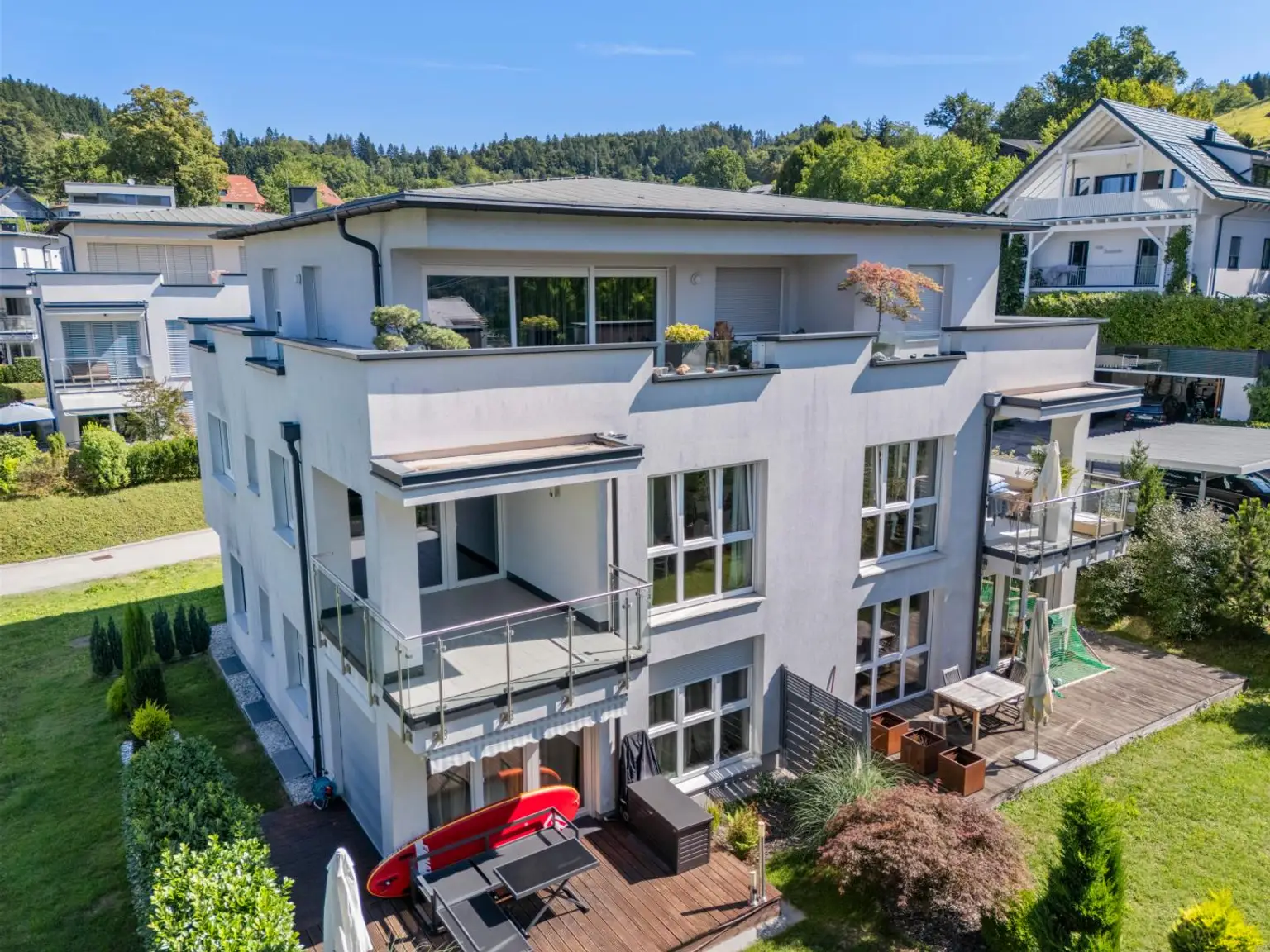 Für Anleger und Eigennutzer: Seenahe, moderne Wohnung mit Terrasse