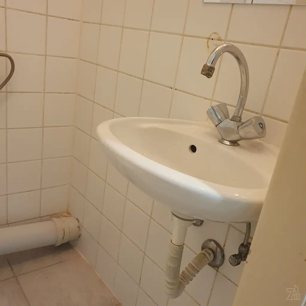 Erstbezug nach Sanierung – 1-Zimmer-Wohnung mit 17 m² im 2. OG, Top 10