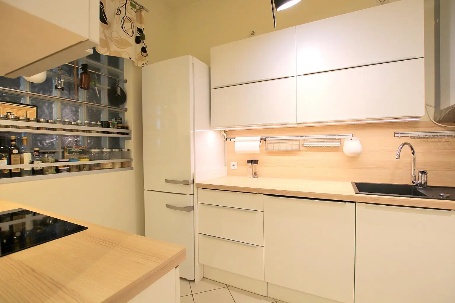 Wunderschöne Altbauwohnung - 2 Zimmer mit perfektem Grundriss