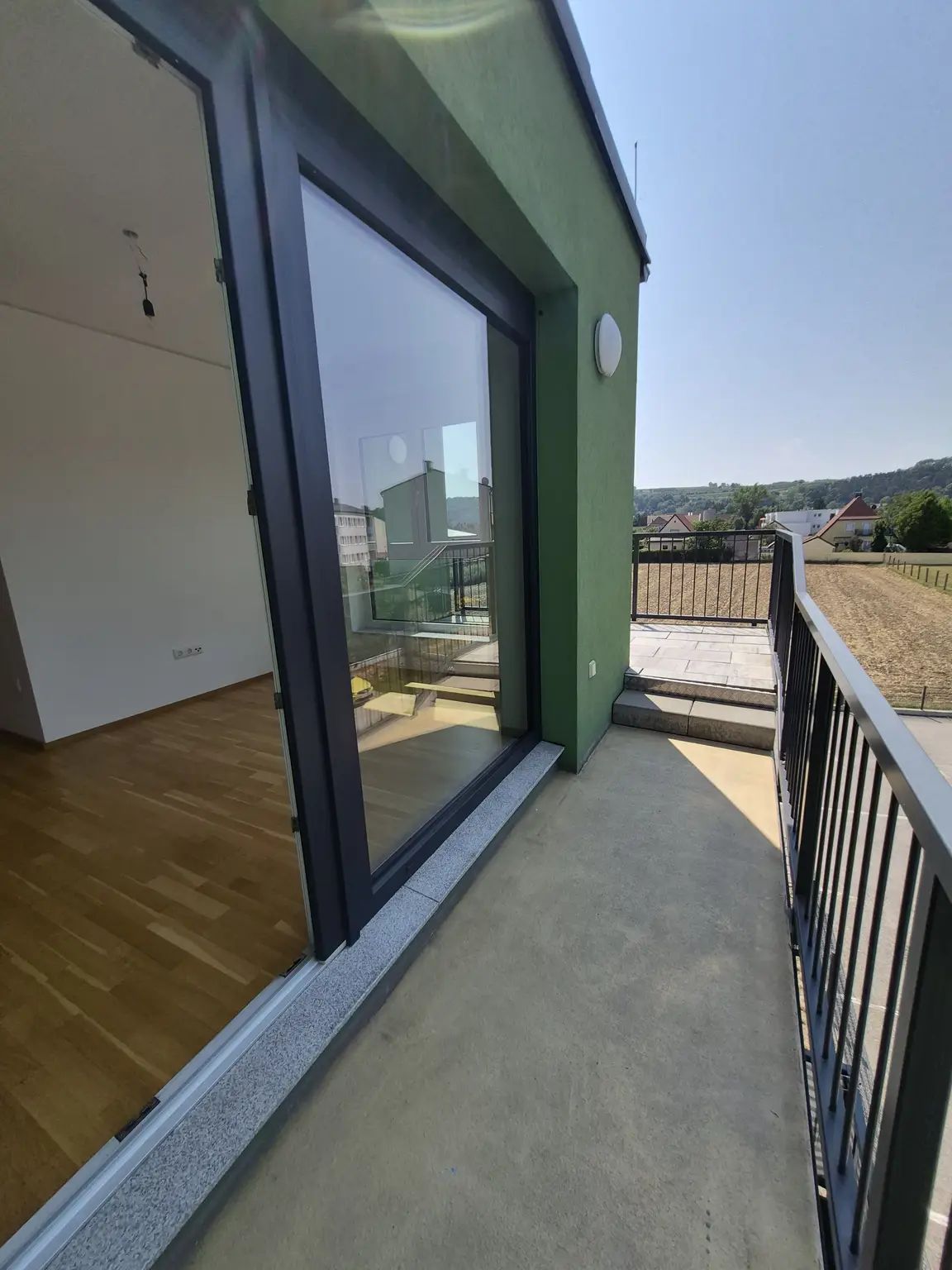 Wohnkomfort mit Aussicht: Ca. 60 m² 3-Zimmer-Wohnung und sonniger 12 m² Südwest-Eckbalkon