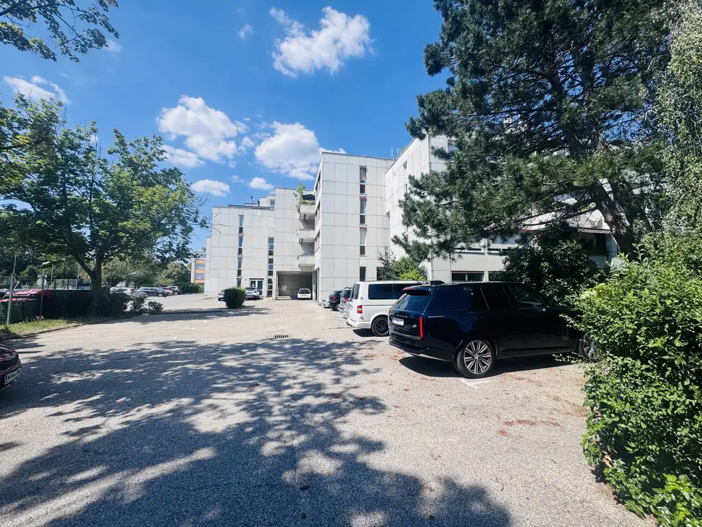 Helle 2-Zimmer-Neubauwohnung mit Terrasse & Parkplatz in ruhiger Grünlage