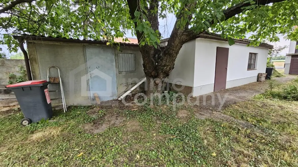 Renovierungsbedürftiges Haus mit Grünblick in Trautmannsdorf/Leitha zu verkaufen!