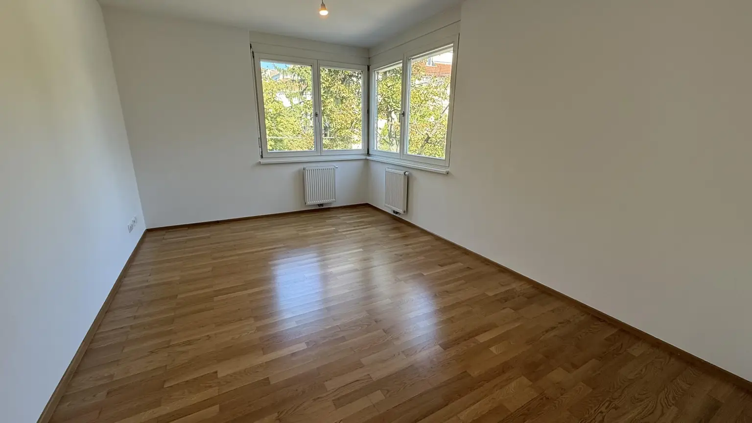 Top moderne, klimatisierte 4 Zimmer Neubauwohnung mit 2 Bädern und 16m² Balkonfläche!!!