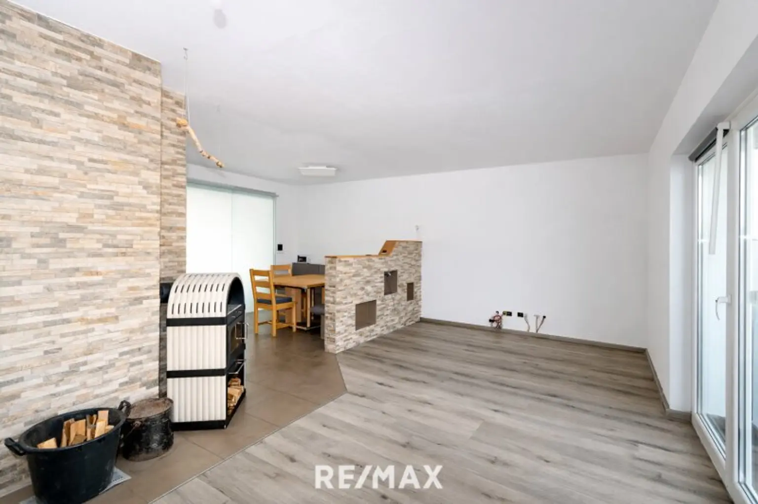 Wohnbereich mit Kamin