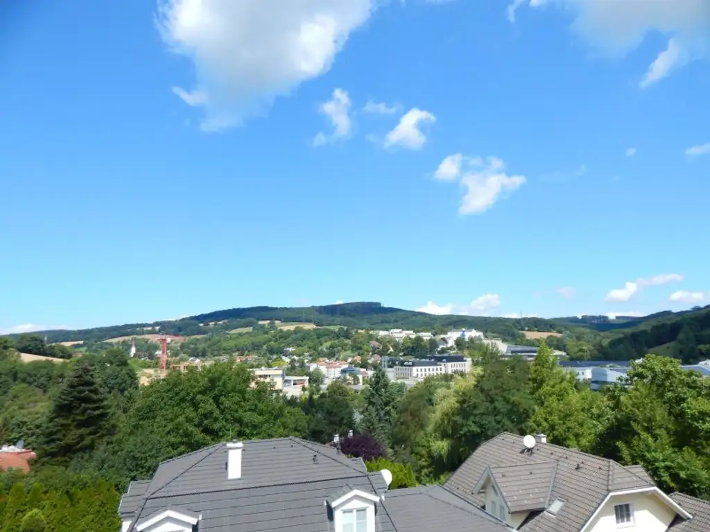 "Wohntraum" Villa mit Pool - Fernblick und direkten Zugang zum Wald