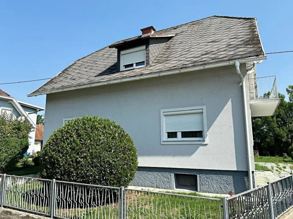 GRÜN. GROSSZÜGIG. VIELSEITIG. Einfamilienhaus mit Potential, 5 Zimmer, Wohnküche, 1139 m2 Grundstück, Wirtschaftsgebäude