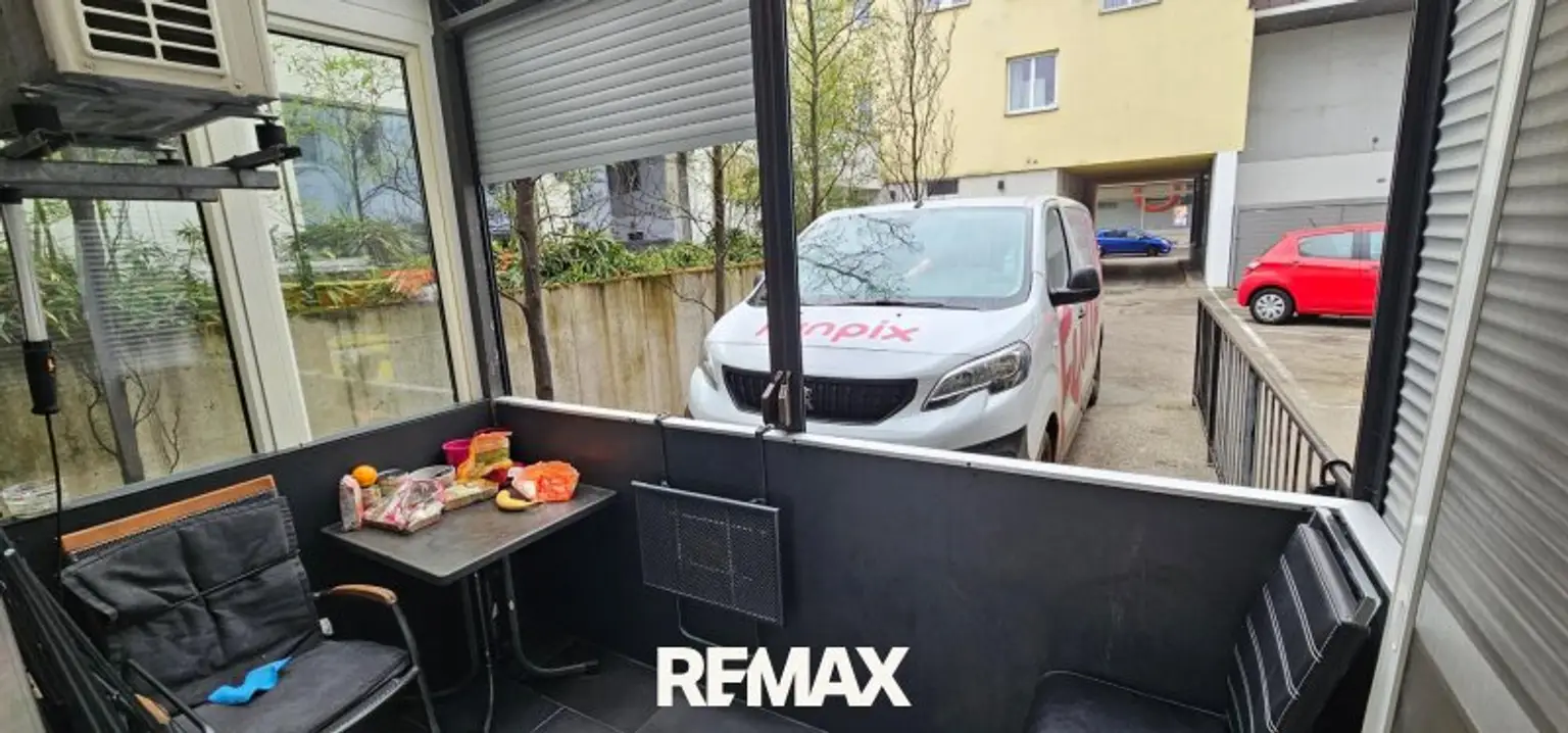 Top 21 Terrasse mit KFZ-Stellplatz