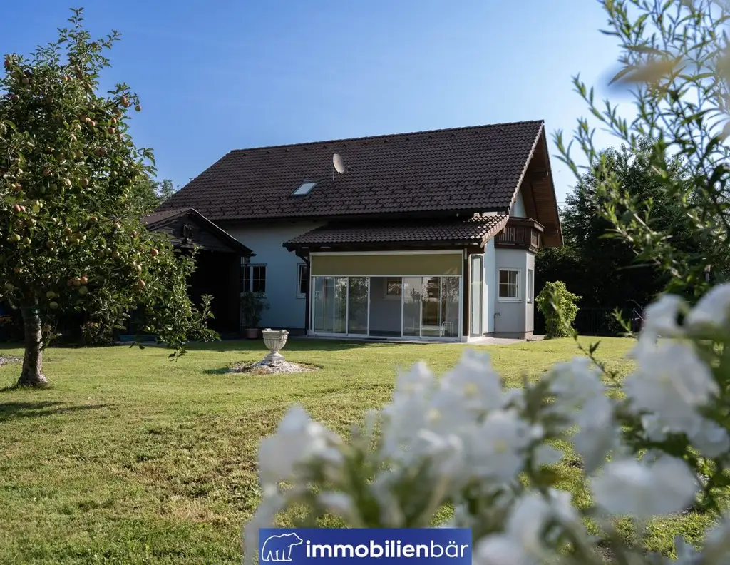 Familienfreundliches Haus mit idyllischem Garten in Aurolzmünster
