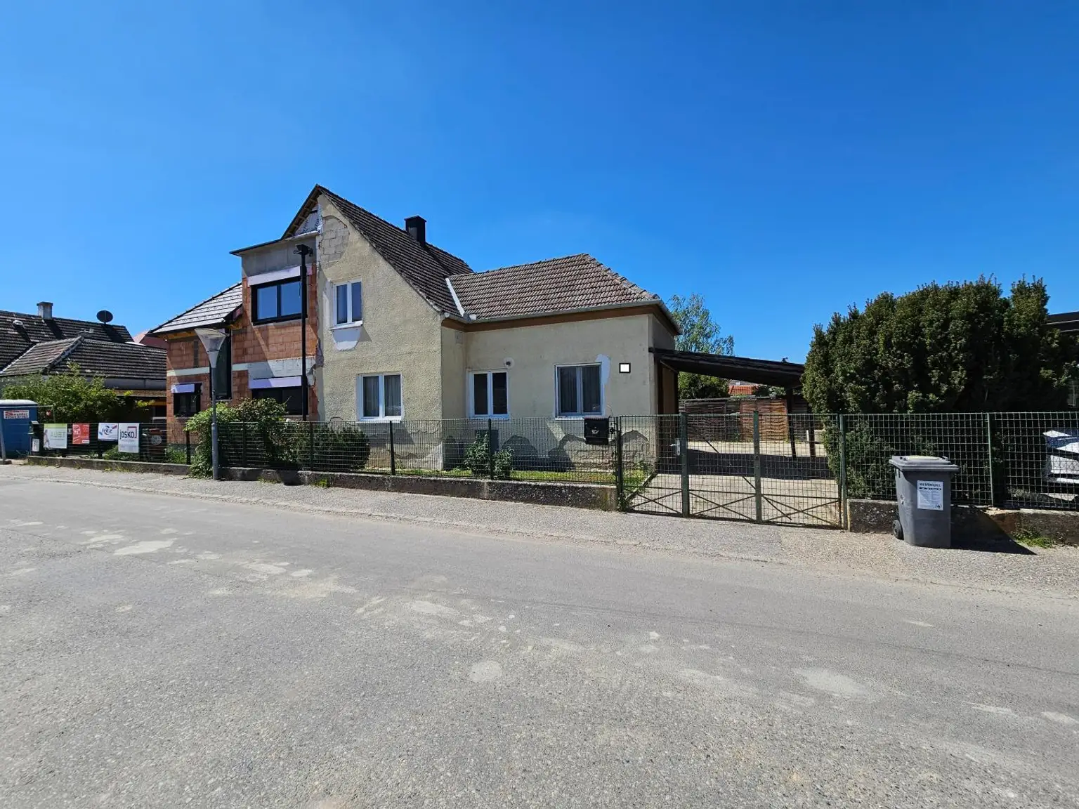 Straßenansicht Haus (3)