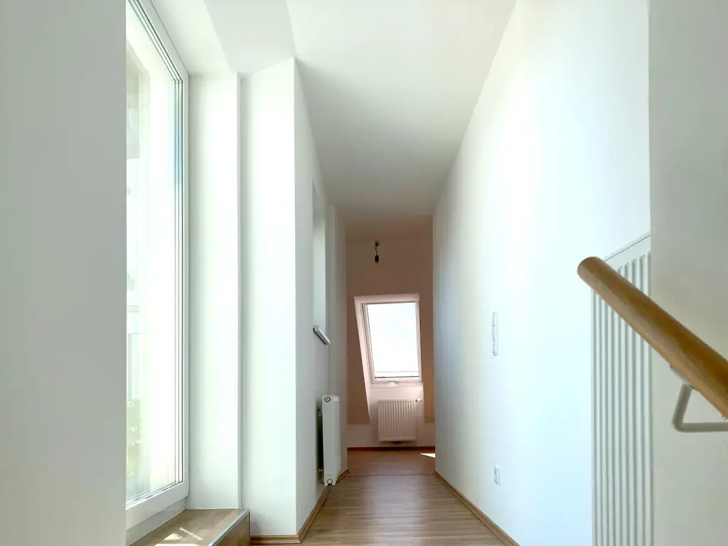 Dachgeschoss-Juwel mit Fernblick, Raumvielfalt und Terrasse in 1150 Wien