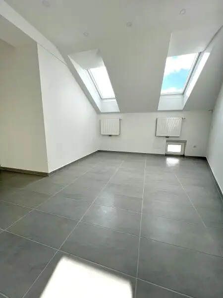 Hier bleiben keine Wünsche offen - Exklusive Maisonette mit 44m² Terrasse nahe Naschmarkt zu mieten!