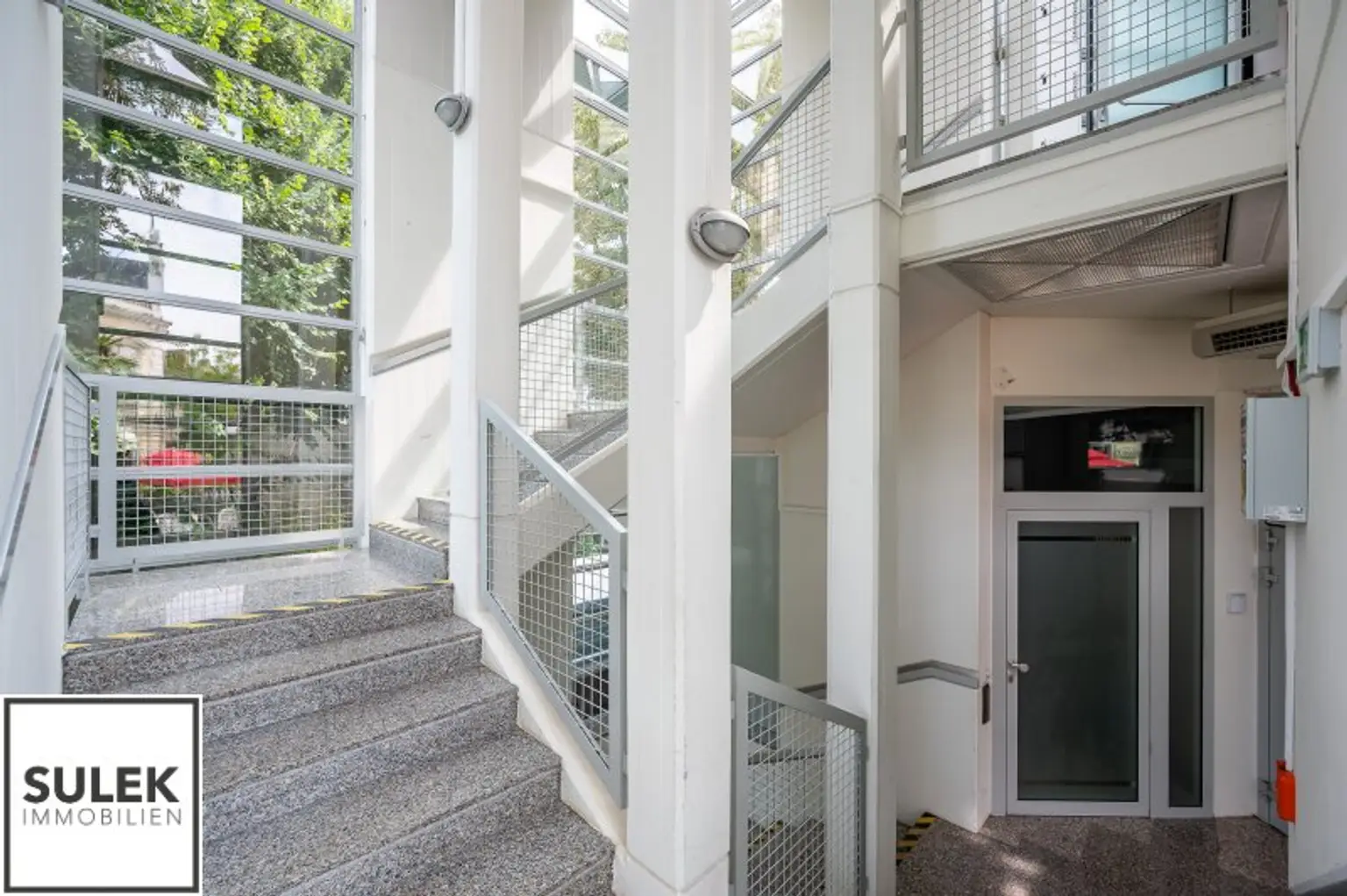 Ihr neuer Unternehmenssitz: Modernes Büro/ Praxisgebäude in Mödling mit Top-Anbindung