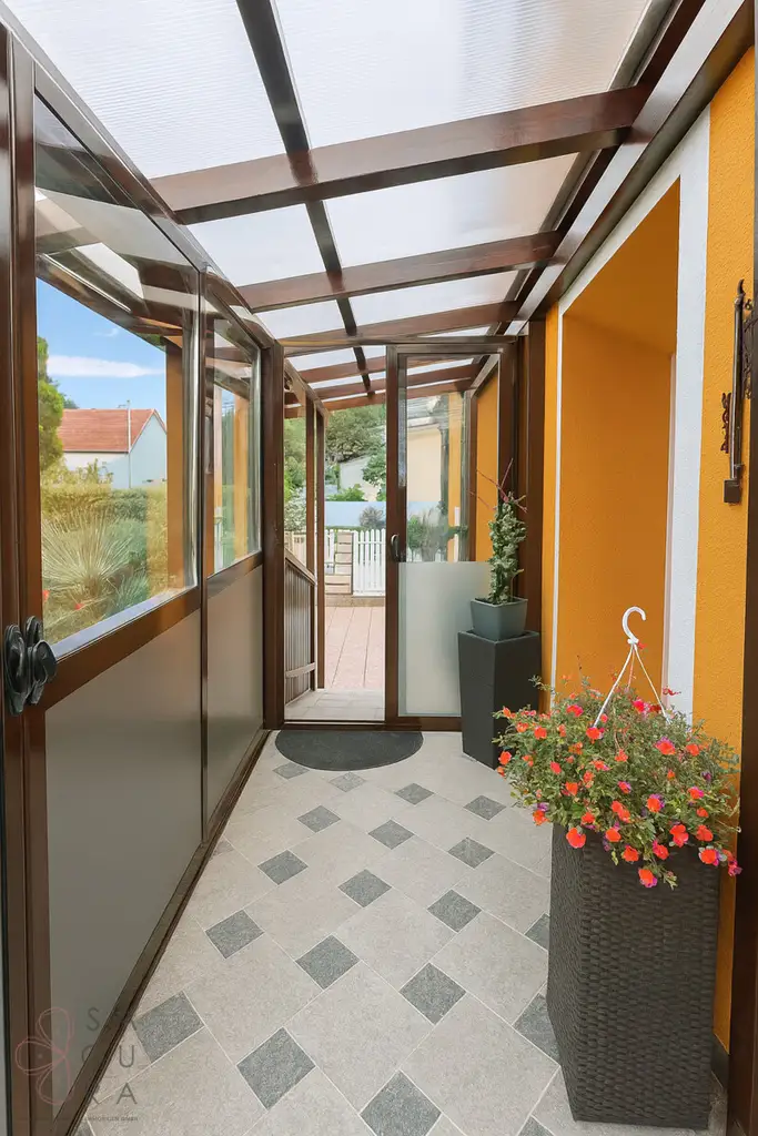 Charmantes Einfamilienhaus mit Einliegerwohnung, Garten und Garage – vielseitig nutzbar