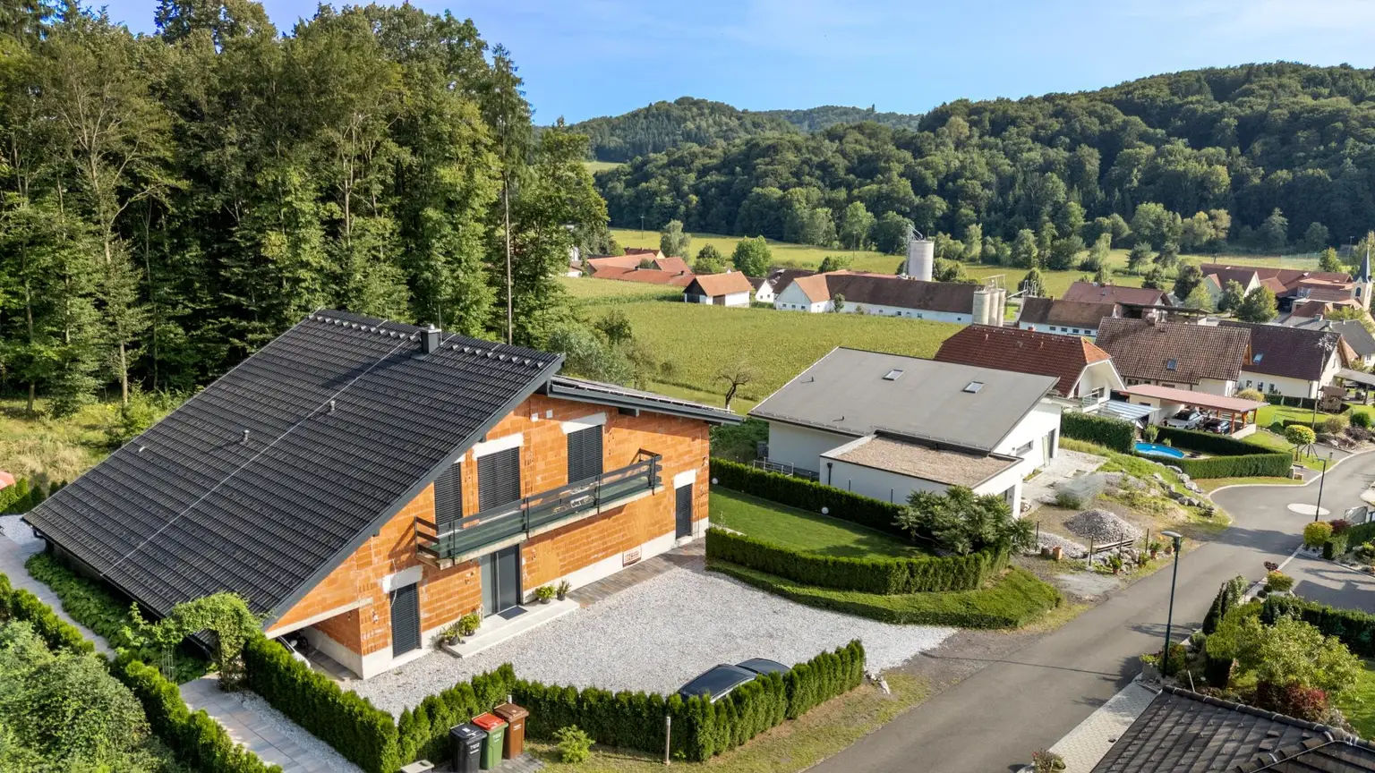 Hochkarätiges Mehrfamilienhaus im steirischen Thermen - und Vulkanland – stilvolles Wohnen in Aussichtslage